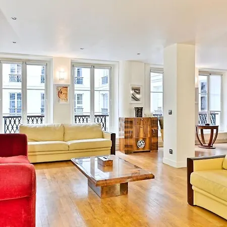 Grand Prestigieux Et à Paris