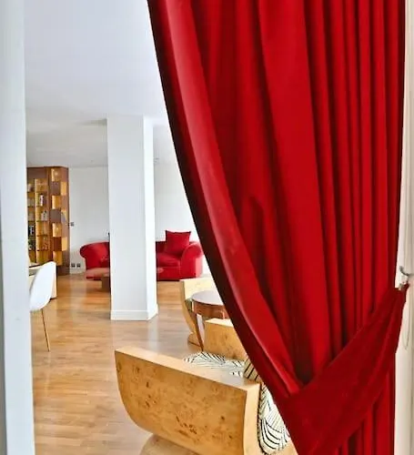 Grand Prestigieux Et à Paris