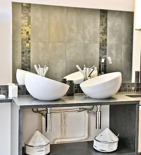 Appartement Grand Prestigieux Et à *