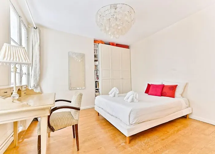 Grand Prestigieux Et à * Paris
